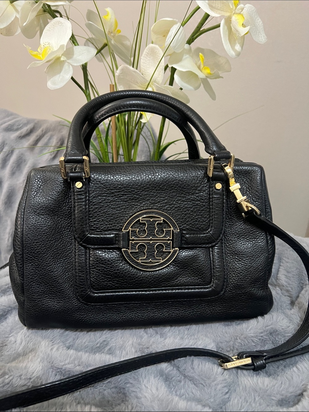 Tory Burch Amanda Mini Black Pebbled Leather Satchel / Crossbody EUC retail $399